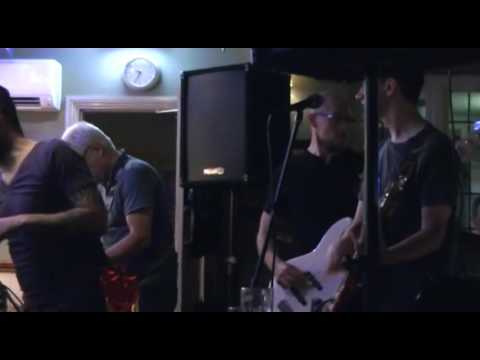 At Arms Length - Ain't No Sunshine, live at the Old Inn, Littlethorpe, Leicestershire (16/7/2016)