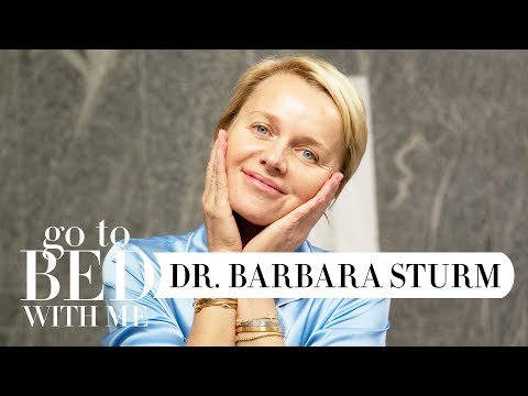 Dr. Barbara Sturmの夜のスキンケア・ルーティン｜Go To Bed With Me｜Harper's BAZAAR (Dr. Barbara Sturm's Nighttime Skincare Routine | Go To Bed With Me | Harper's BAZAAR)