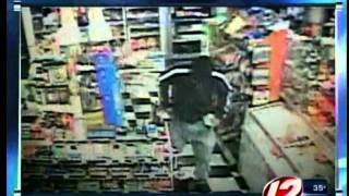 preview picture of video 'Warren store robbed at knife point'