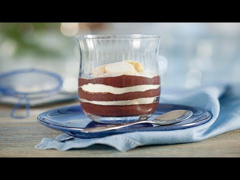 Copinho de Açaí com banana e Molico em pó - Receitas Nestlé