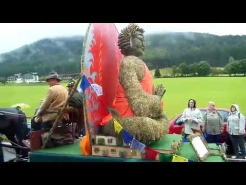 HeuArt-Fest 2013 mit der Heufigur Buddha von unserem Wohlfühlhotel Martinerhof