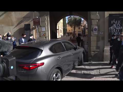 VIDEO   ARRIVO DI GIUSEPPE CONTE ALL'UNIVERSITA' DI FIRENZE