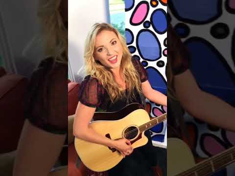 Karen Waldrup - Nobody's Runnin'  Away