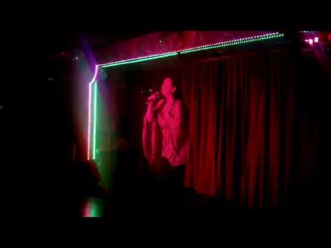 QUIEROMISHOW | CLAROSCURO - CLAUDIA CARENZIO