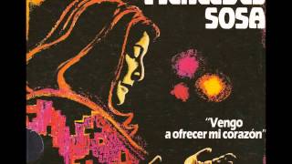 Mercedes Sosa "Vengo a ofrecer mi corazón" - 09 Canción para Carito
