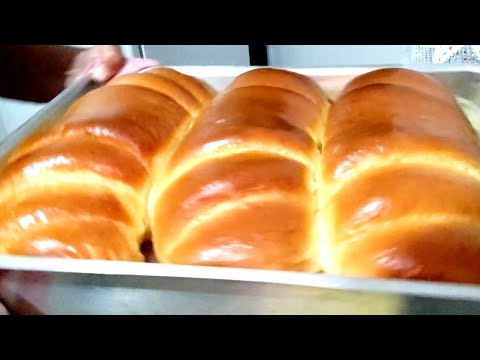 EASY TO MAKE HOMEMADE BREAD