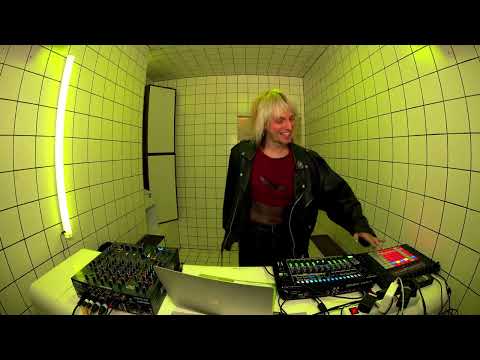 Dame-Music - Meshes (LIVE) | HÖR - Sep 7 / 2023