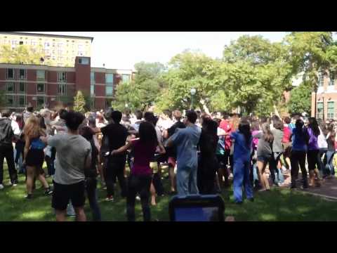 Upenn Gangnam style flash mob