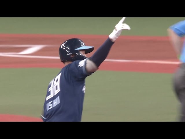 【2回表】今季第2号!! ファイターズ・石井一成 ライトへのソロホームランで先制!! 2025年8月1日 オリックス・バファローズ 対 北海道日本ハムファイターズ