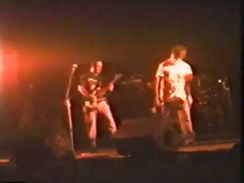 demencia - local: discoteca free. lima, 01/agosto/2002. teloneando a d.r.i.