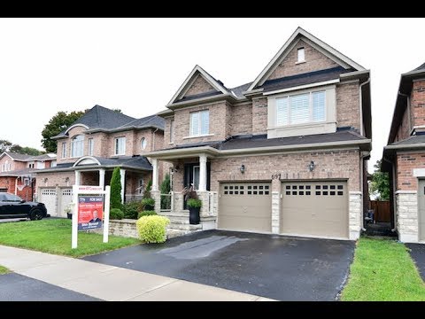 697 Cowan Circle Pickering Open House Video Tour