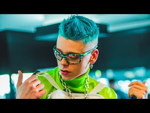 KAYLER - FELICI E CONTENTI