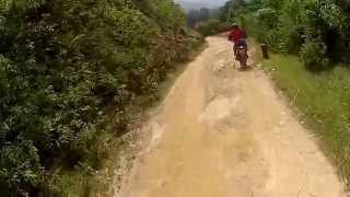 preview picture of video 'Dirt Biking Vietnam: creek crossing in Lac Sy/ Hoa Binh'