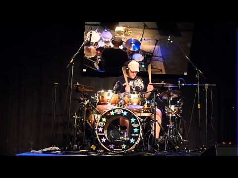 Marcel Bach - Progressive Solo Drumming (4th dresdner Drumfestival 2010)