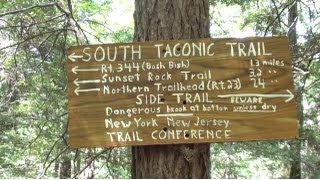 preview picture of video 'Hike in the Taconic Mountains'