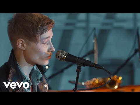 Video thumbnail for Parachute (2015)