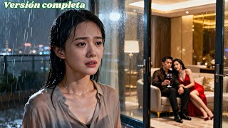 Haar man deed zich drie jaar lang voor als arm; toen hij de waarheid ontdekte, scheidde ze van hem en bloeide haar leven weer op.