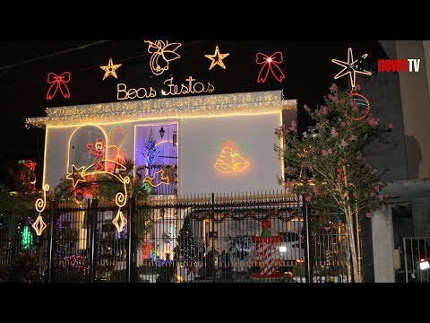 Iluminação de Natal nas casas em Santos