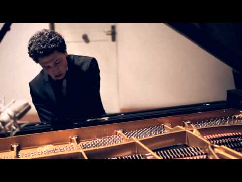 Simon Bächinger - Piano Solo (Chopin / Liszt)