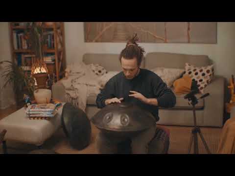 Louis L. plays Taopan Handpan in Voyager scale