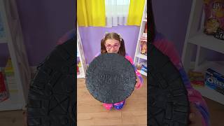 Download lagu Tiny Buyer vs Big Seller! 😄🤝 mp3