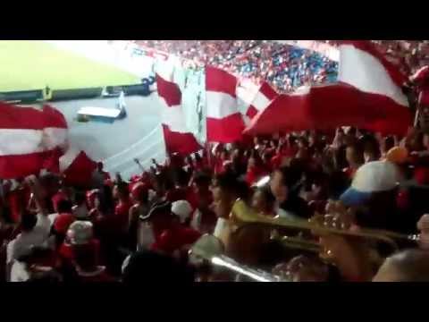 "AMERICA VS leones 10 2015 orquesta escarlata" Barra: Baron Rojo Sur • Club: América de Cáli
