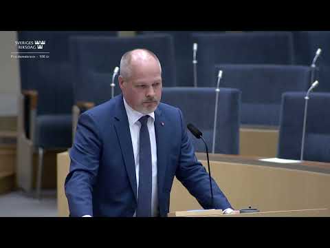 Sverigedemokraterna sparkar Morgan Johansson