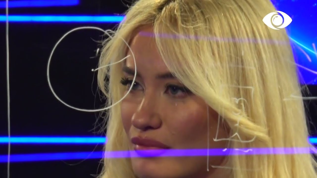 Nga fëmijëria tek “fazat e errëta”/ Demishel rrëfen mes emocionesh jetën e saj