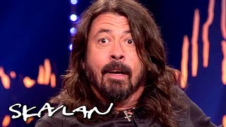 Video thumbnail of "Foo Fighters’ Dave Grohl gets a surprise reunion with the doctor who saved his leg | SVT/NRK/Skavlan"