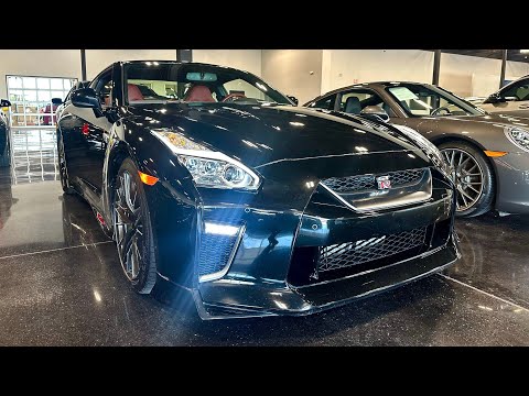 2023 Nissan GT-R Premium Walk Around & Start Up (Stock)