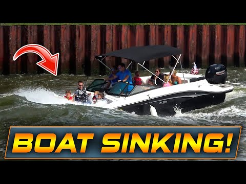 WARNING: BOAT SINKING! FAMILY IN PANIC MODE at Point Pleasant Canal !! | WAVY BOATS | HAULOVER INLET