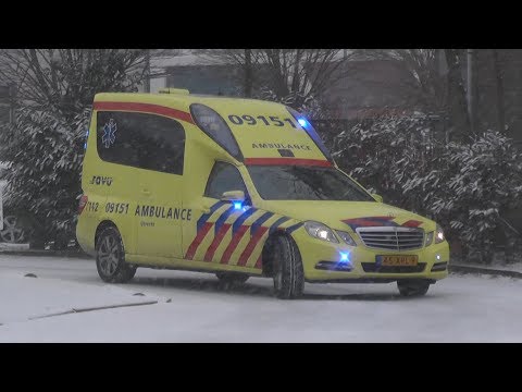 [Ambulance bekogeld met sneeuwbal][22.01.2019] E-Klasse Ambulances met spoed in Utrecht