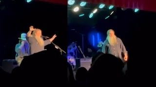 Jamey Johnson Gets Mad At Audience And Walks Off Stage
