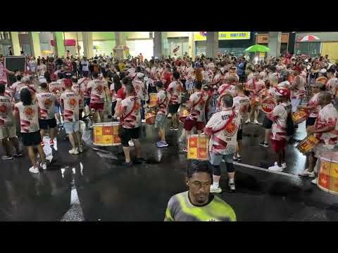Bateria da Viradouro / Carnaval 2026 / Bateria Furacão fazendo a bossa para o Mestre Ciça ⭐️🌪️