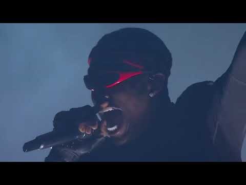 Travis Scott performs in front of 115k people in Rio de Janeiro, Brasil