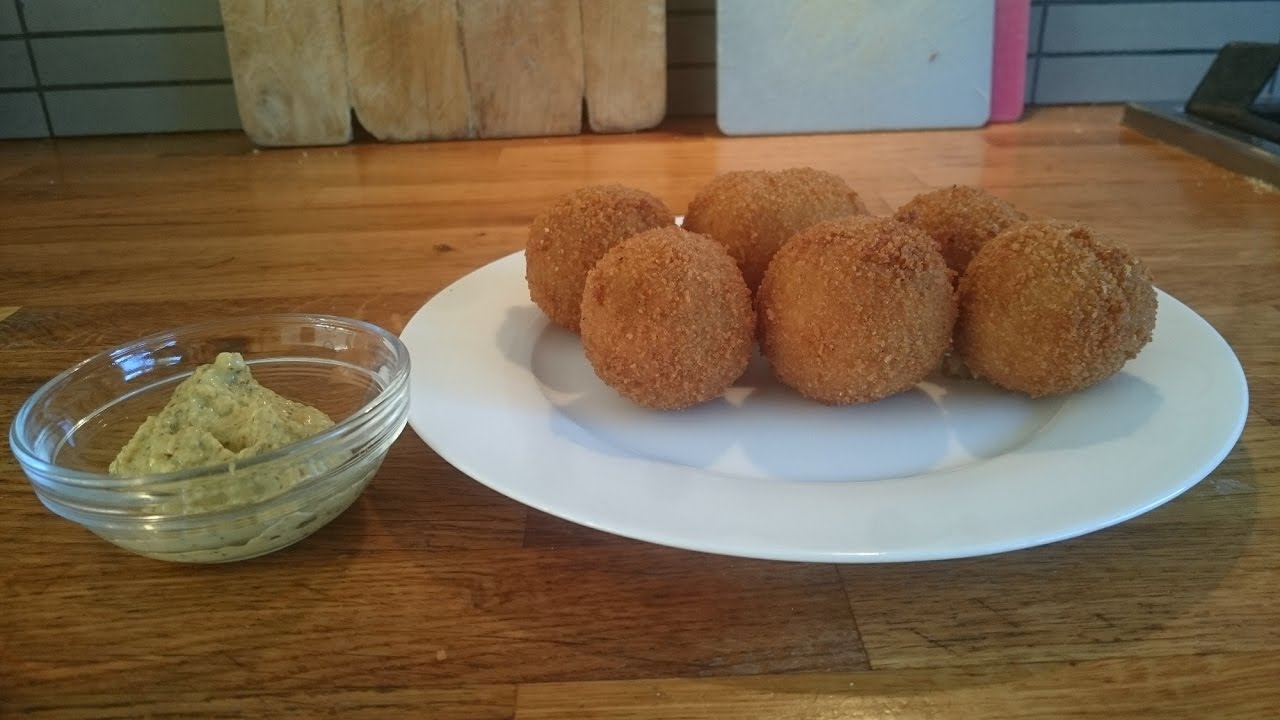 Bitterballen (Dutch meatballs) video thumbnail