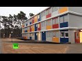 В Германии беженцев размещают в специальных «контейнерных» городках 