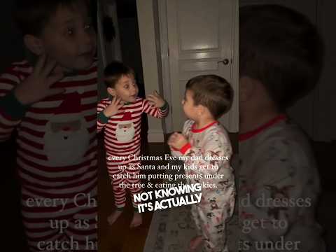 This mom wakes up her kids to see Santa Claus ❤️