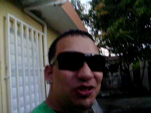 guelo star en el studio pal comienzo de "sendo cohete remix"