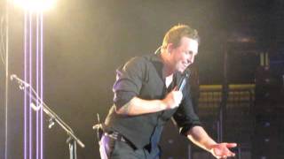 Johnny Reid - Darling  (live) - Aug. 12/11 St. John's, NL