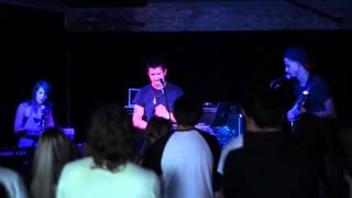 The La De Les - Glass Wall