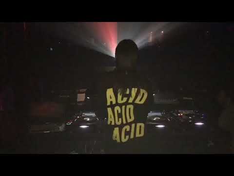 Risa Taniguchi in Club Asia