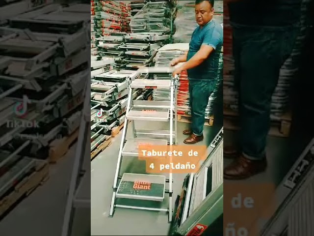 Vídeo relacionado con BONTEC Escaleras Plegables de 3 Escalones, Capacidad de 150KG con Pedales Antideslizantes Anchos, Taburete Escaleras de Mano de Acero, Manubrio de Esponja, Uso en Interiores y Exteriores, Blanco