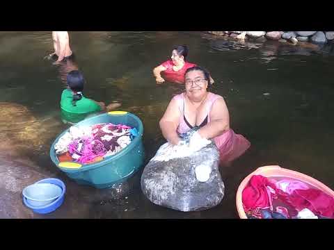 una tarde en el río con la familia 👪 lavando ropa pescando chimbolos. Santiago nonualco