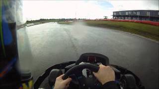 preview picture of video 'KARTING WATERGRASSHILL WET LAP OF TRACK'