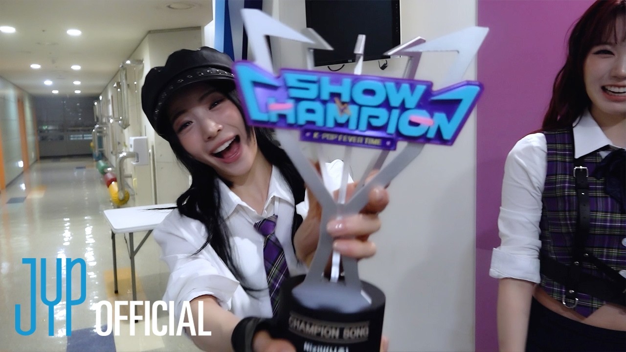 NiziU(니쥬) "Sour Grapes" Music Show Behind #1