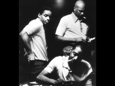 JASON PACKS FEAT DRE BARRS & SNIPEZ - LA FAMILIA PROD BY NUGZ