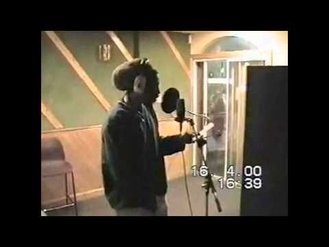 Earl 16 recording at Earth Studio.