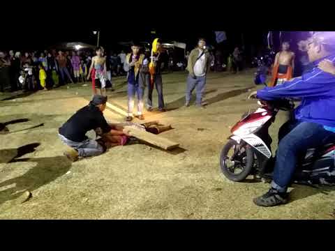 Kuda lumping ekstrim...  Dilindas motorrrr...