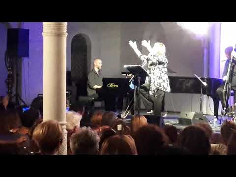 ZLATNI DAN / Bisera Veletanlić i Vasil Hadžimanov